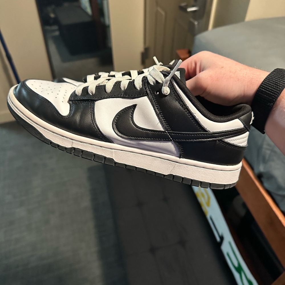 Nike Men's panda dunks 10.5